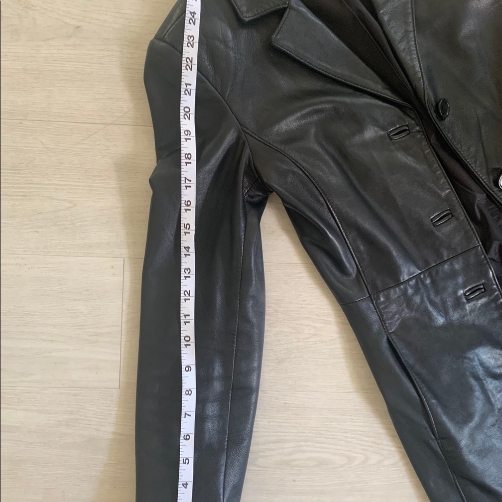 💖SOLD on Depop 💖 Danier Leather Women’s Trench - Picture 13 of 13